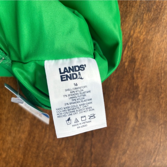NWT Lands End swimsuit, 2-piece with swim skirt - Picture 4 of 5